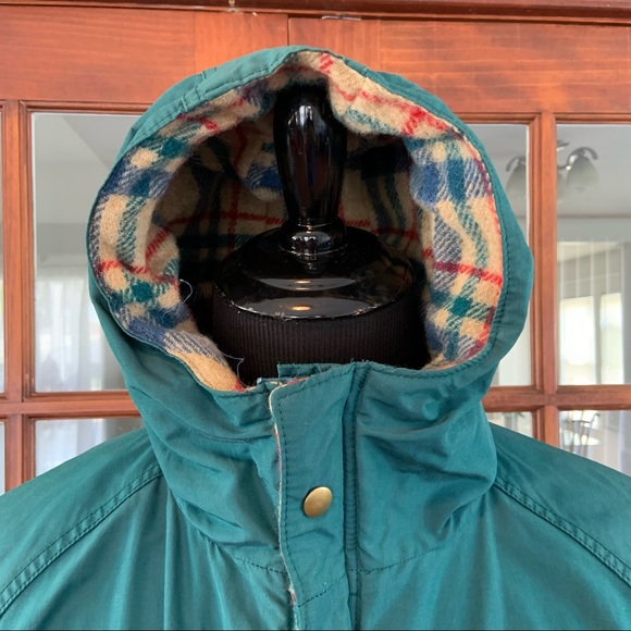 Vintage 1980’s or 1990’s Woolrich Hooded Jacket - Picture 3 of 9